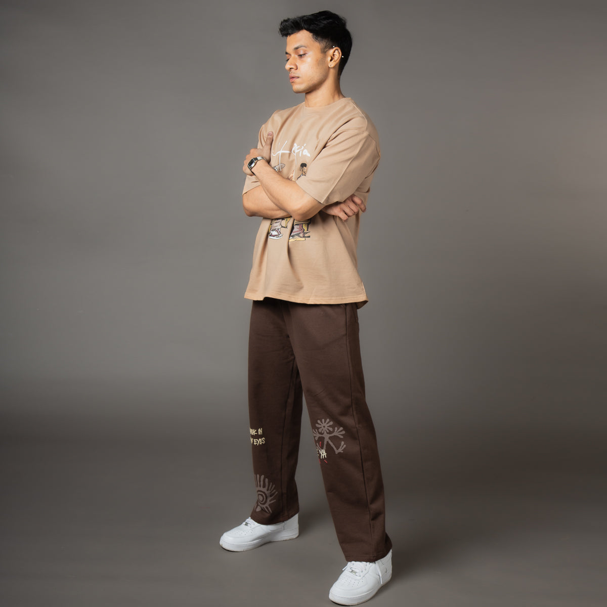 Utopia Briefcase Beige Tee