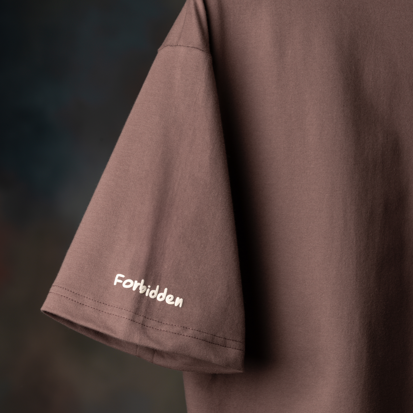 Front and back designs featuring human figures and phone cords symbolise love and togetherness. Hand-printed with puffed effects for an elevated and premium design finish. The dark rose hue complements the romantic theme, adding a timeless touch.
FABRIC –260 GSM Cotton Terry Fabric