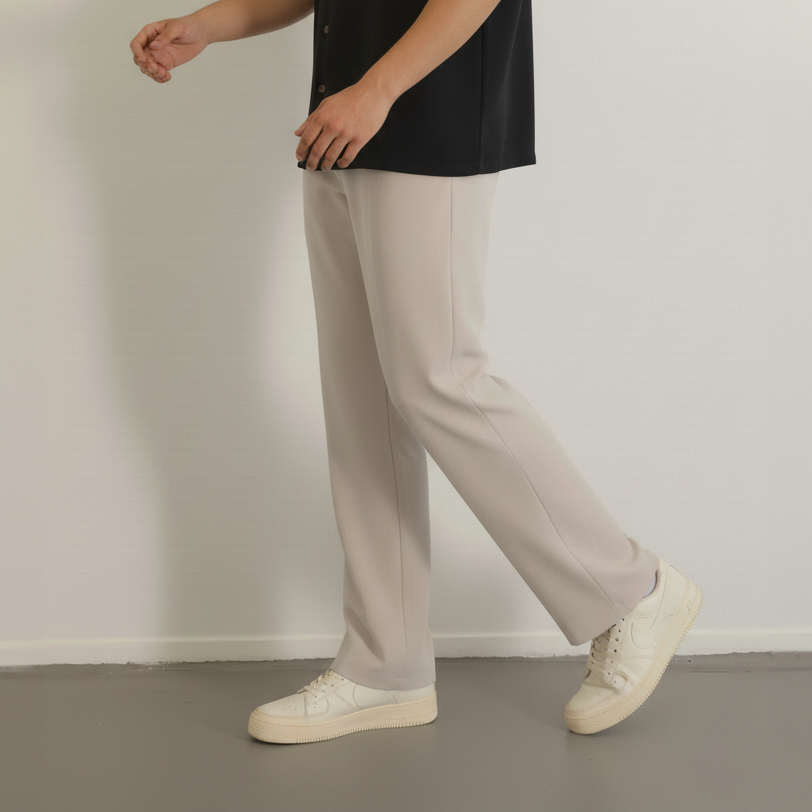 Featuring two side and two back pockets with an elastic waist band with drawstrings.
– Twill Fabric