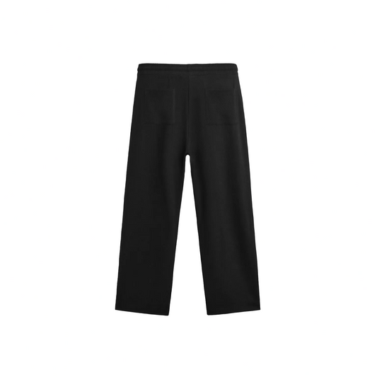 Featuring two front and two back pockets with an elastic waist band with drawstrings. Forbidden logo on left, next to pocket in HD.
FABRIC 340 GSM 100% Cotton Fleece