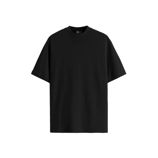 plain oversized t-shirt is made of premium cotton knit 