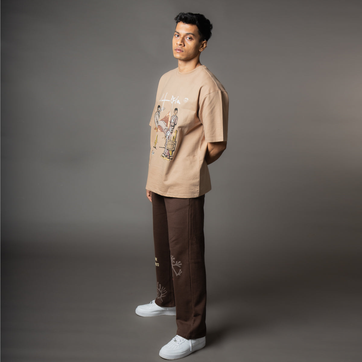 Utopia Briefcase Beige Tee