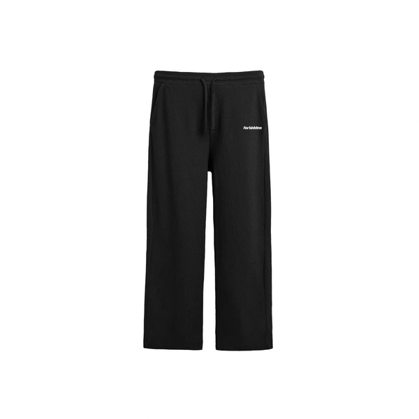 Featuring two front and two back pockets with an elastic waist band with drawstrings. Forbidden logo on left, next to pocket in HD.

FABRIC 340 GSM 100% Cotton Fleece